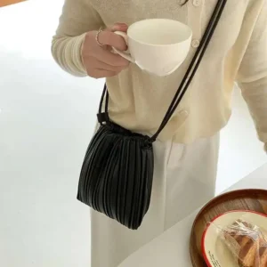 Woven French pleated texture bag spring and summer new Korean version niche design candy color magnetic small square bag women - Image 2