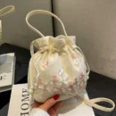 Fashion Small Shoulder Bags Women Drawstring Straw Beach Bags Flower Embroidery Bags Ladies Lace Crossbody Handbags for Travel
