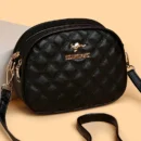 Underarm Bag Women's 2025 Summer New Style High-end Retro Shoulder Bag Versatile Temperament, Round Cake Trendy Crossbody Bag