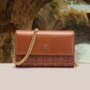 Minimalist Fashionable Exquisite Women's Shoulder Bag with Chain Shoulder Strap Design Versatile for Commuting and Gatherings