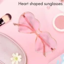 CYL-90S Vintage Glasses Fashion Large Women Lady Oversized Heart Shaped Retro Sunglasses Cute Love Eyewear(Pink)
